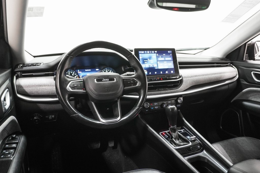 Used 2022 Jeep Compass Latitude image 18