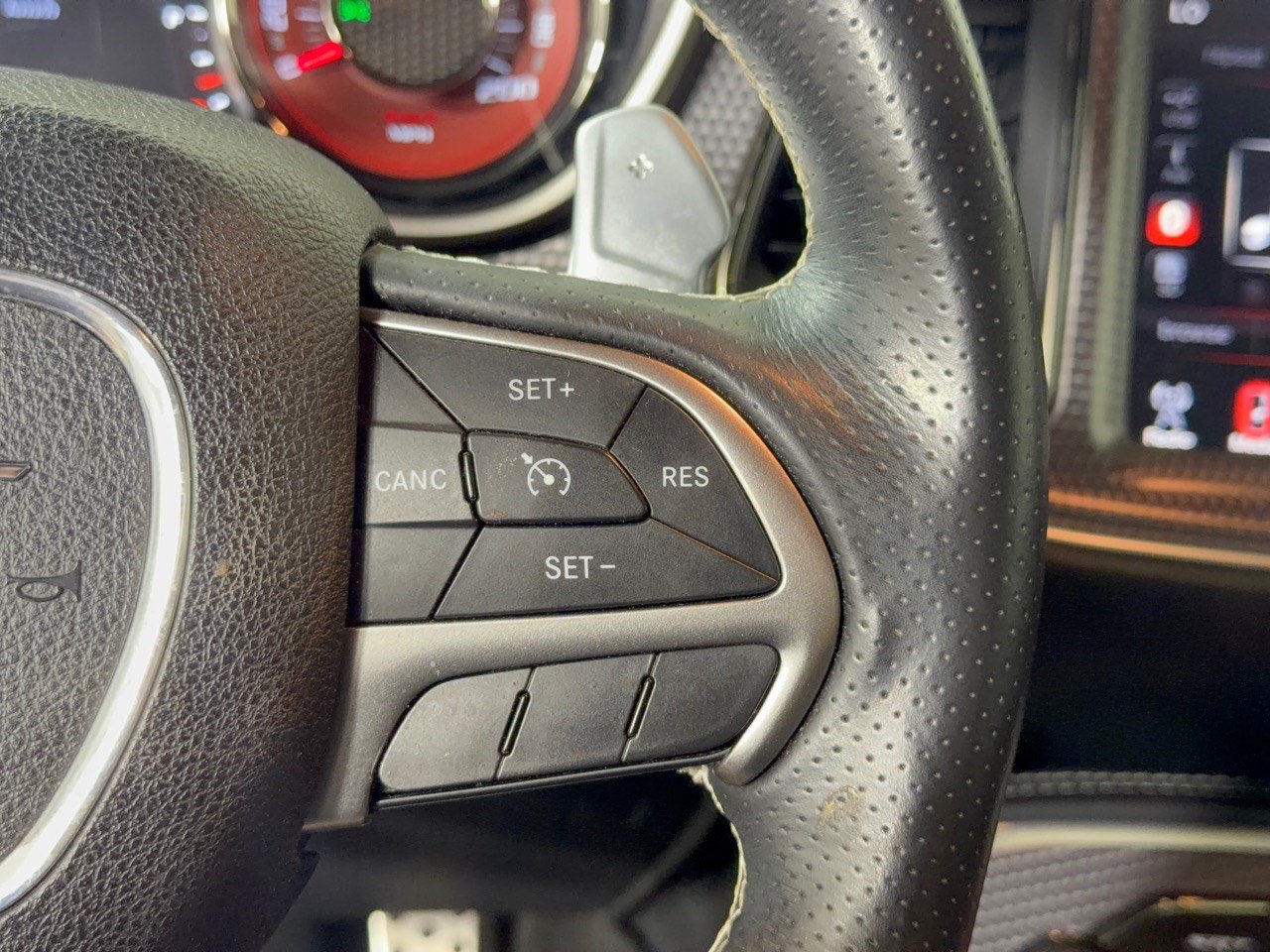 Used 2015 Dodge Challenger SRT Hellcat RWD image 19