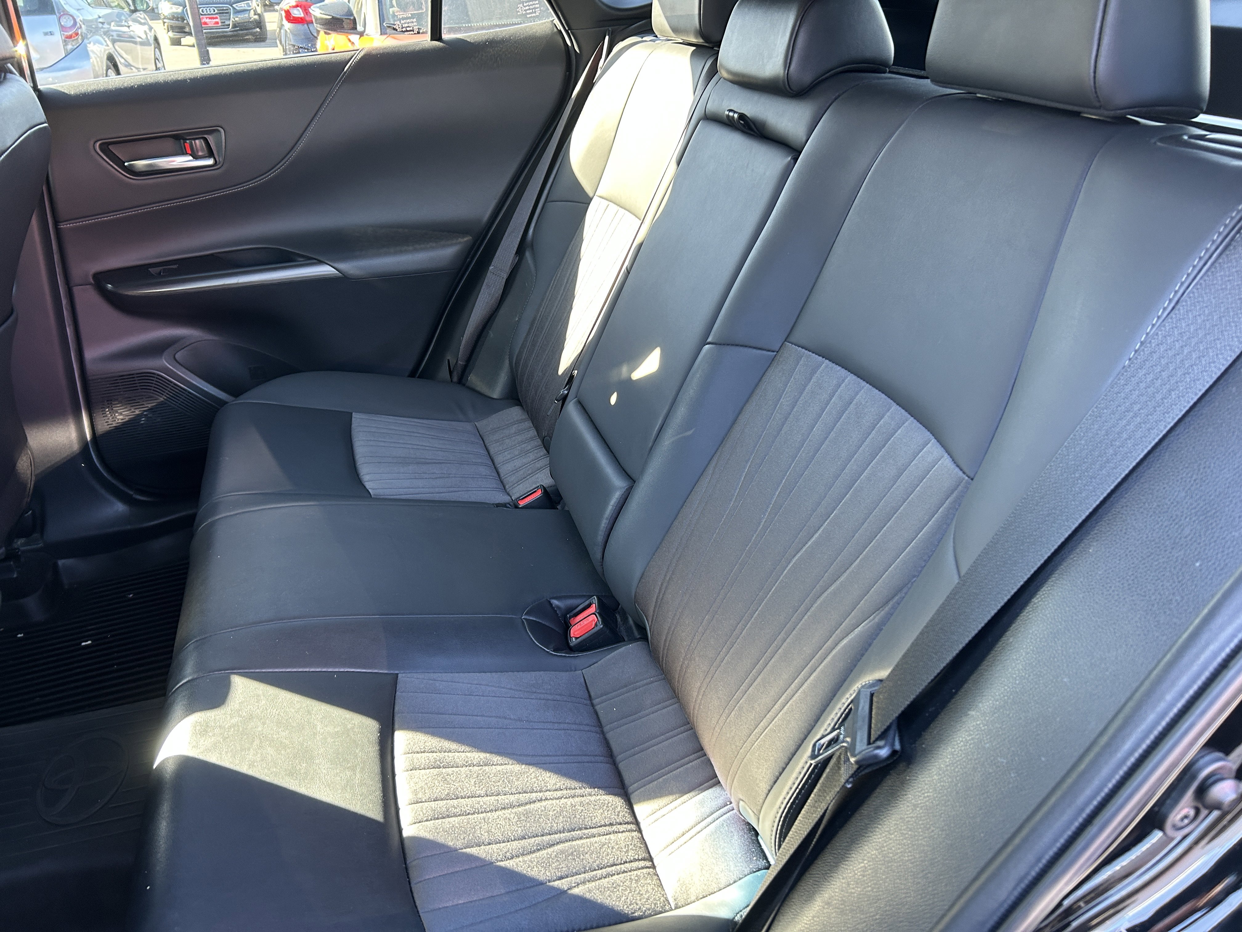 Used 2021 Toyota Venza XLE image 8