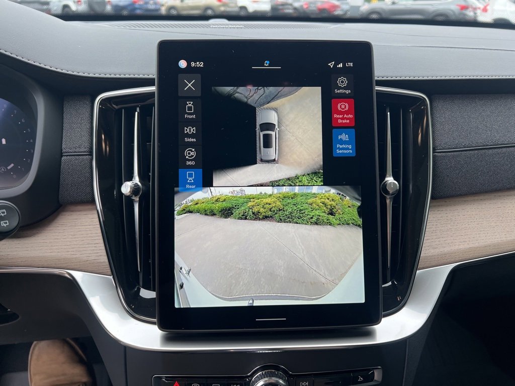 New 2026 Volvo XC90 B6 Plus w/ Protection Package Premier image 23