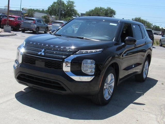 New 2025 Mitsubishi Outlander ES image 6