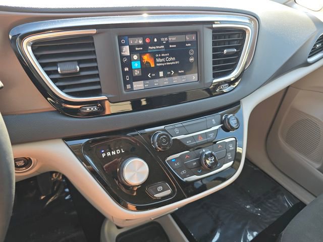 Used 2023 Chrysler Voyager LX FWD image 34