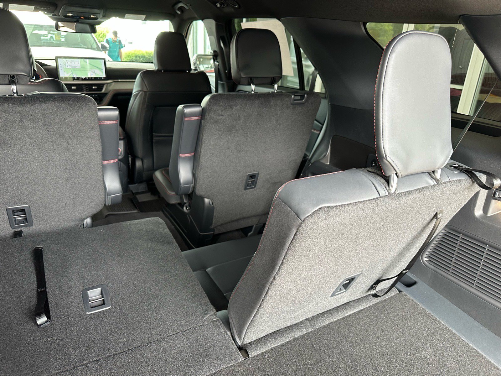 New 2026 Ford Explorer ST-Line w/ ST-Line Street Pack RWD image 23