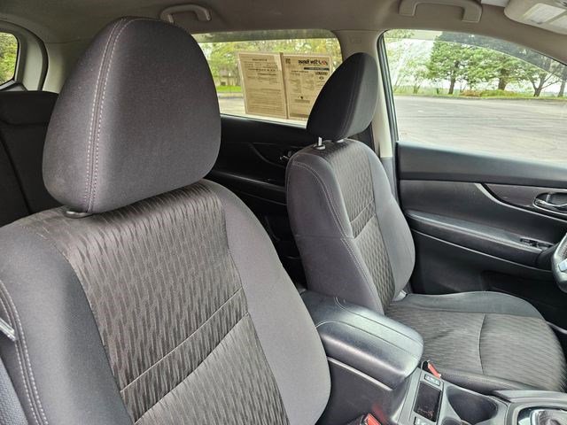 Used 2020 Nissan Rogue S AWD/4WD image 12