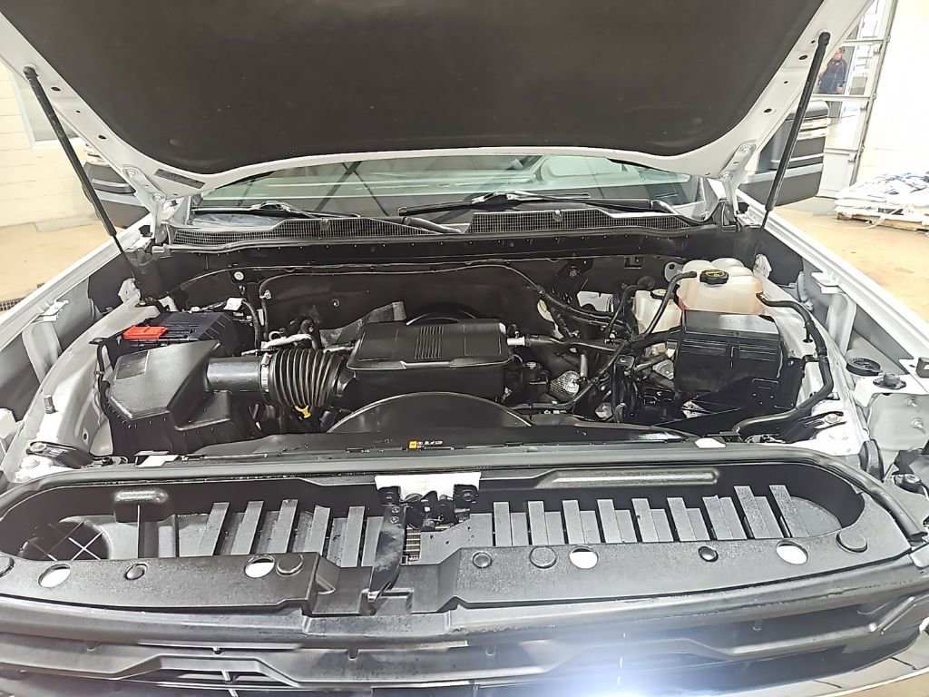 Used 2024 Chevrolet Silverado 2500 LT image 2