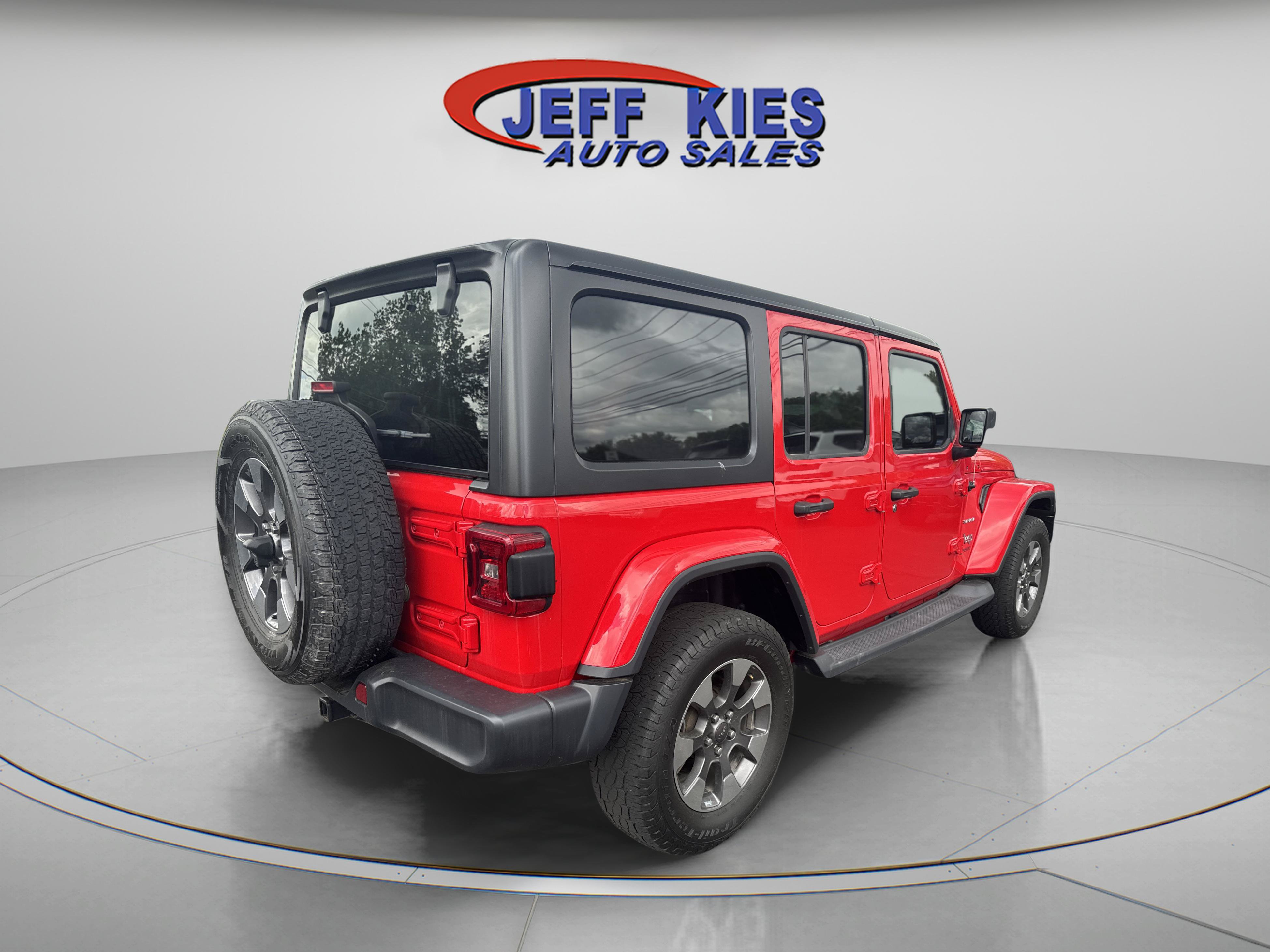 Used 2018 Jeep Wrangler Unlimited Sahara w/ LED Lighting Group AWD/4WD image 5