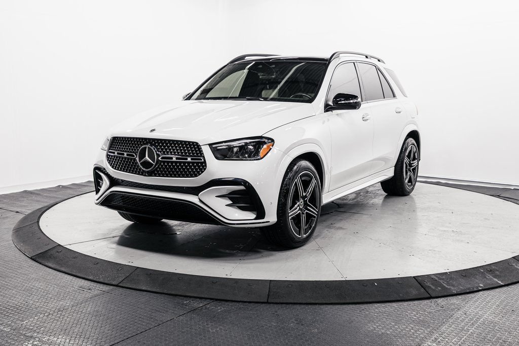 Used 2025 Mercedes-Benz GLE 450e 4MATIC w/ AMG Line Interior image 3