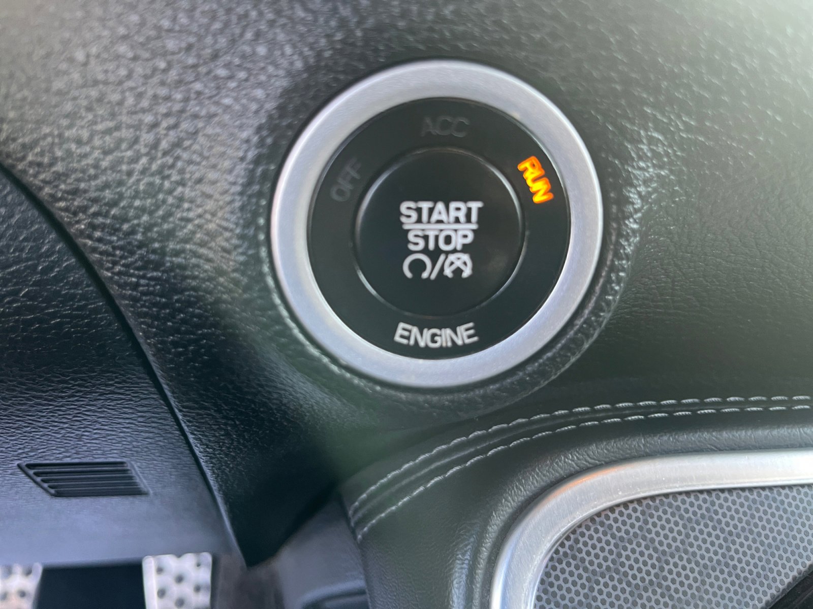 Used 2015 Dodge Challenger R/T Plus RWD image 29