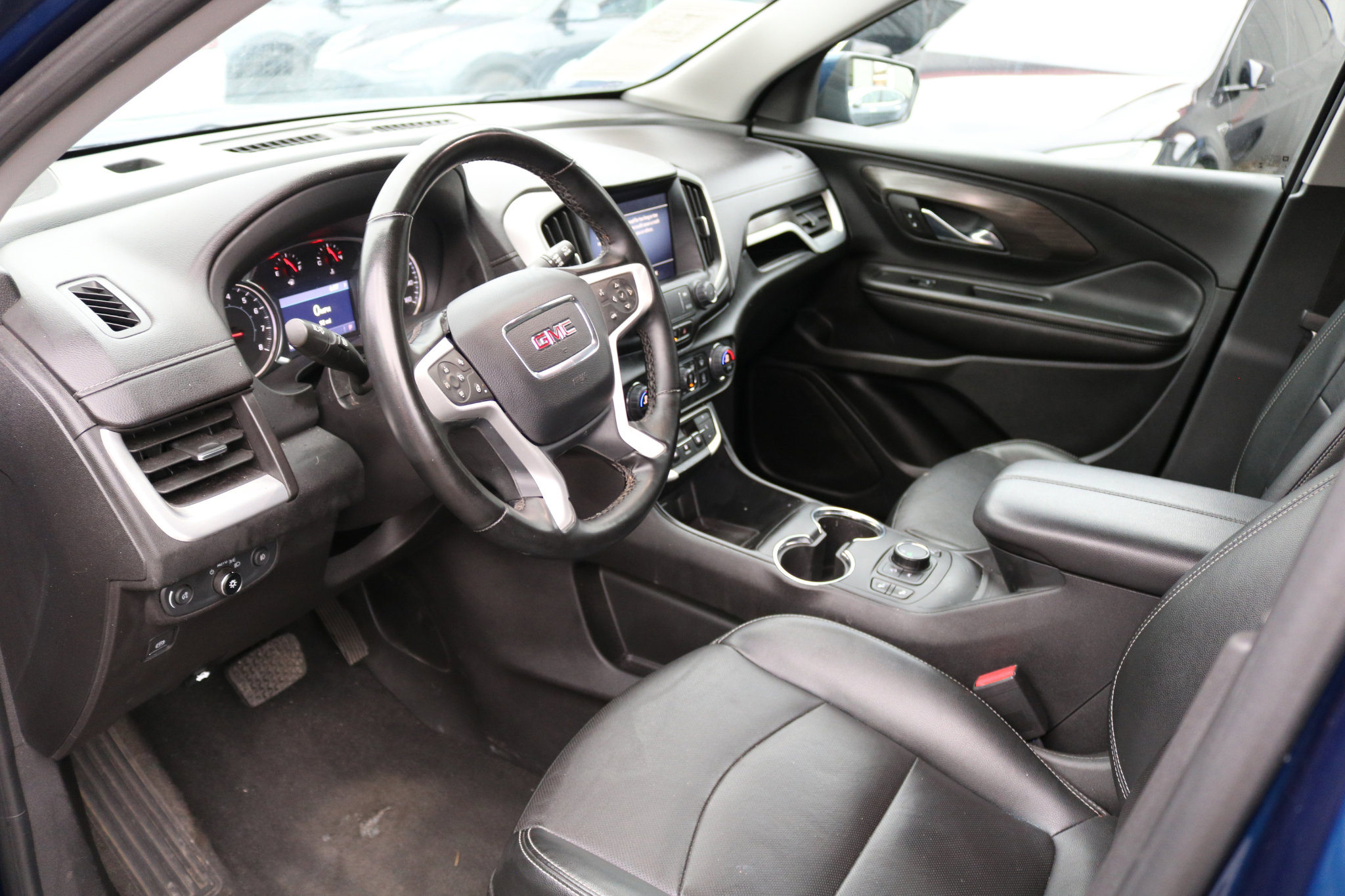 Used 2023 GMC Terrain SLT image 15