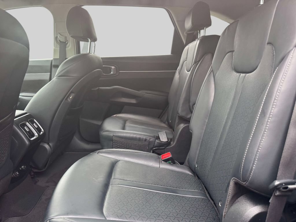 Used 2023 Kia Sorento EX AWD/4WD image 10