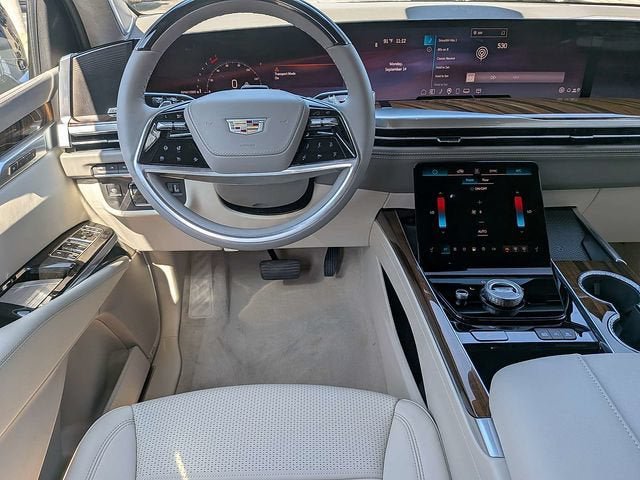 New 2026 Cadillac Escalade ESV Platinum Luxury w/ LPO, Floor Liner Package AWD/4WD image 20