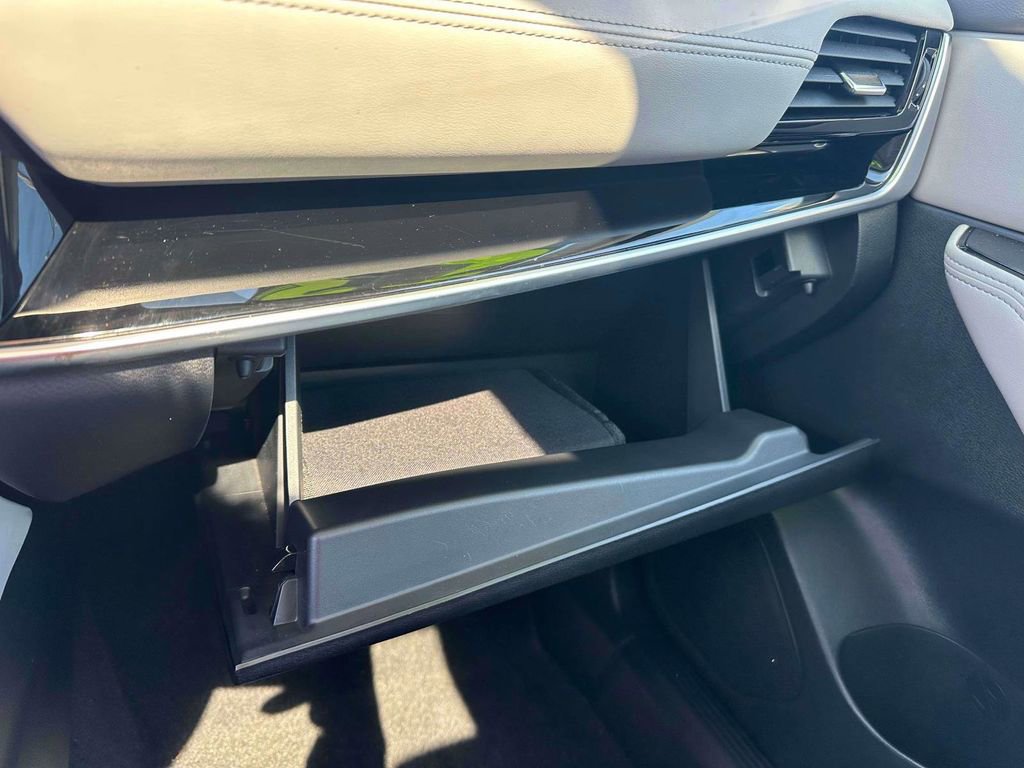 Used 2023 Nissan Rogue SL w/ SL Premium Package image 34