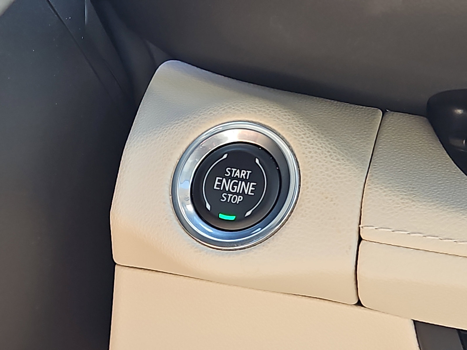 Certified 2022 Buick Envision Avenir w/ Technology Package II image 24