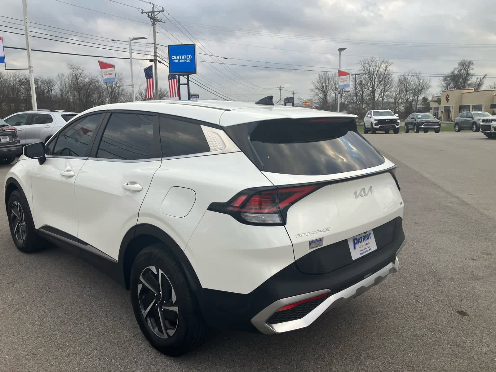 Used 2023 Kia Sportage LX image 5