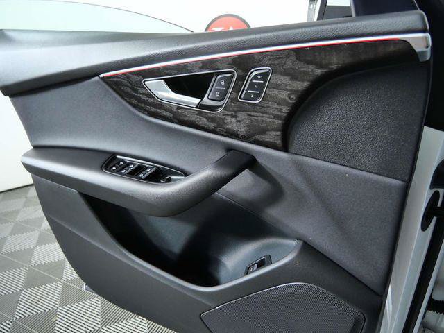 Used 2023 Audi Q8 Premium AWD/4WD image 24