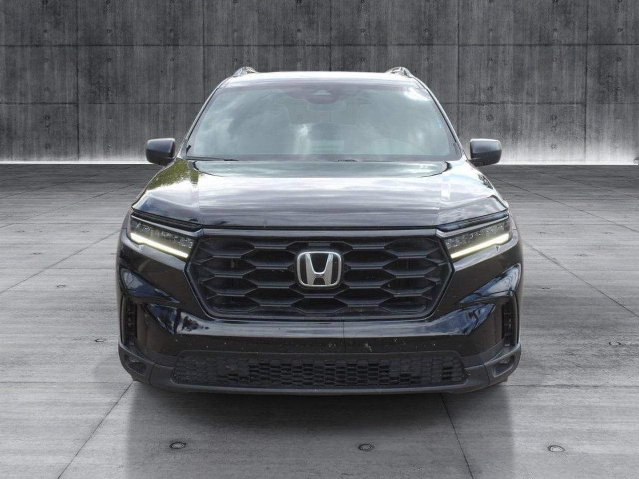 Used 2024 Honda Pilot Sport image 14