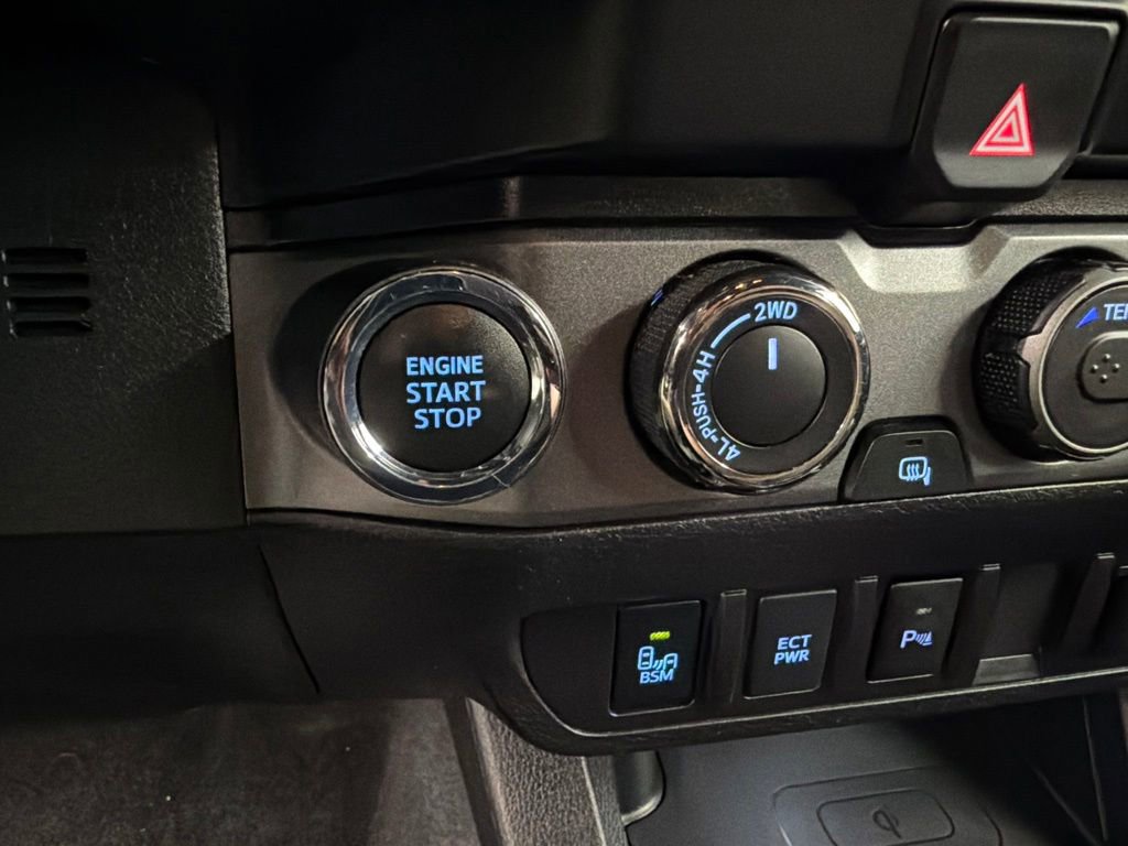 Used 2020 Toyota Tacoma TRD Sport w/ TRD Premium Sport Package AWD/4WD image 20