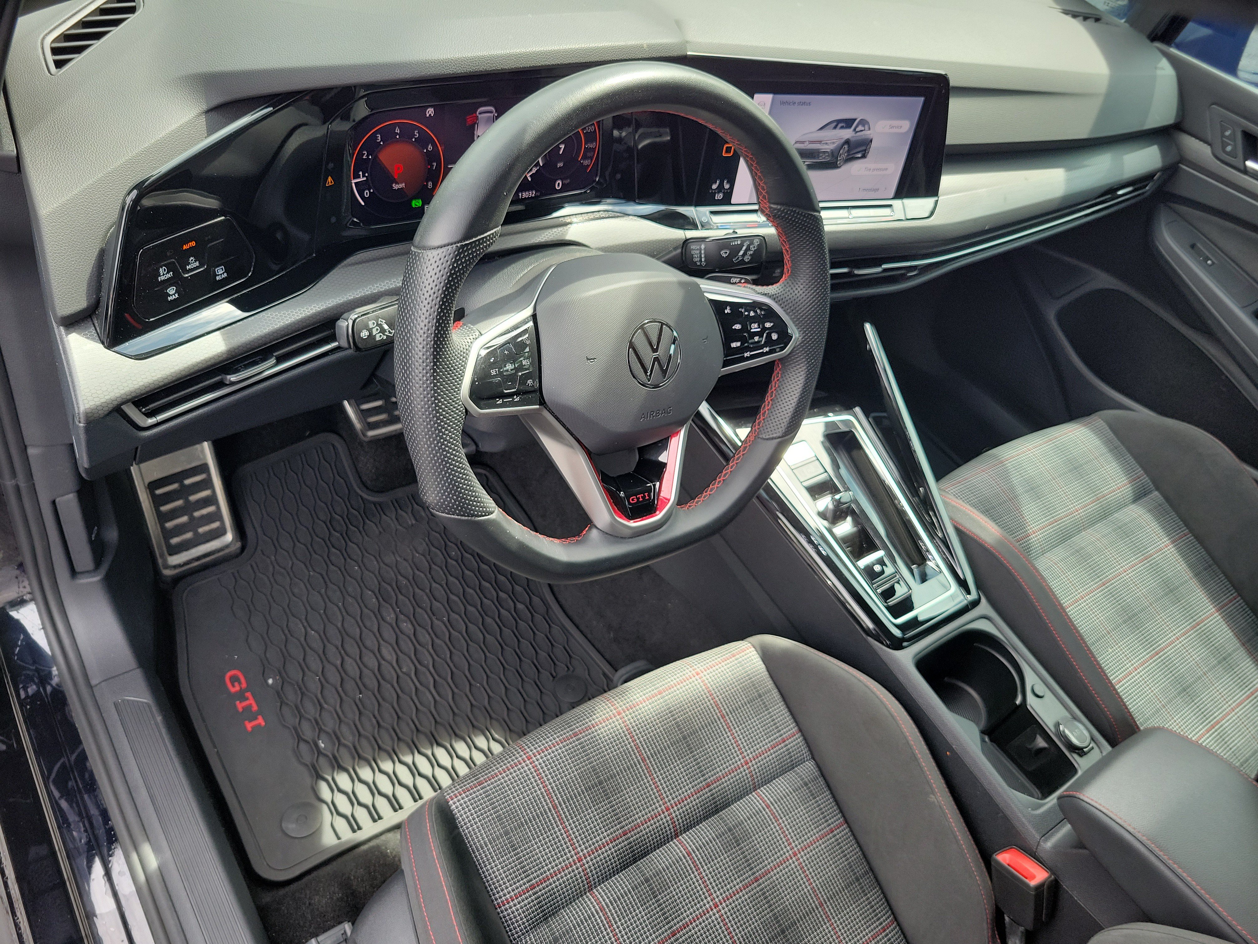 Certified 2023 Volkswagen GTI SE w/ Black Wheel Package FWD image 18