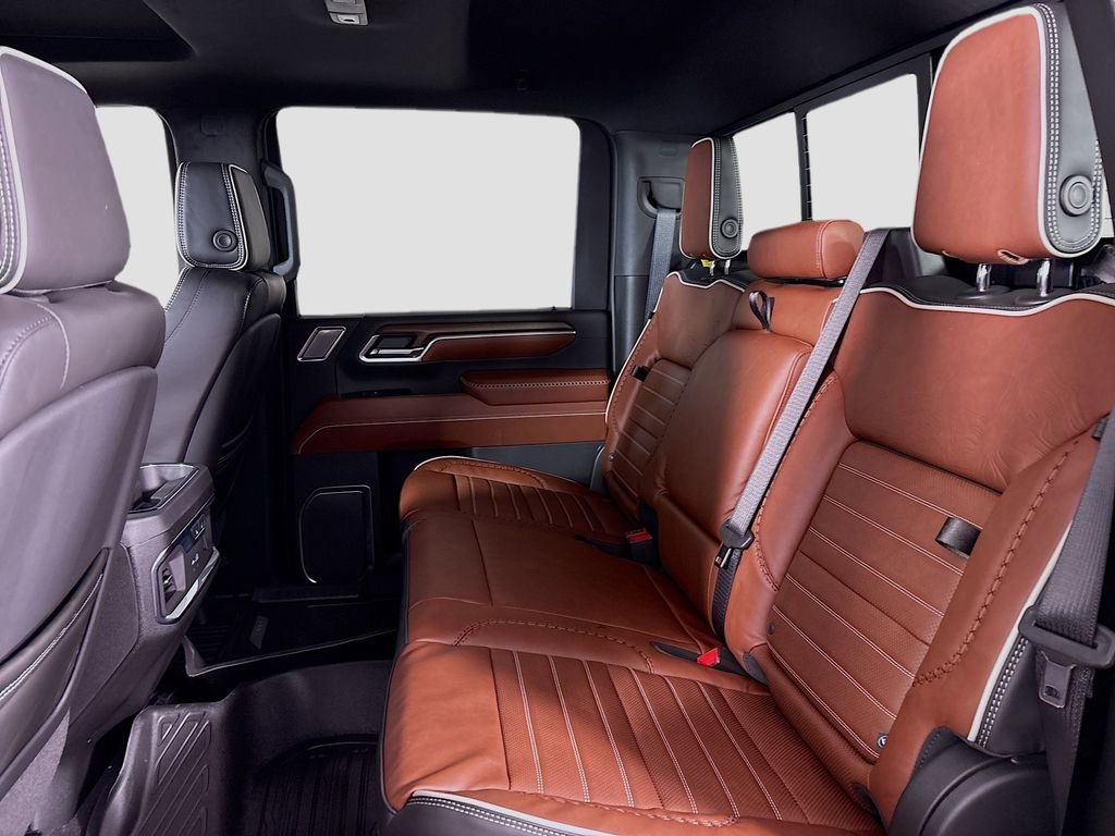 New 2026 GMC Sierra 3500 Denali Ultimate w/ LPO, Black Badging Package image 25