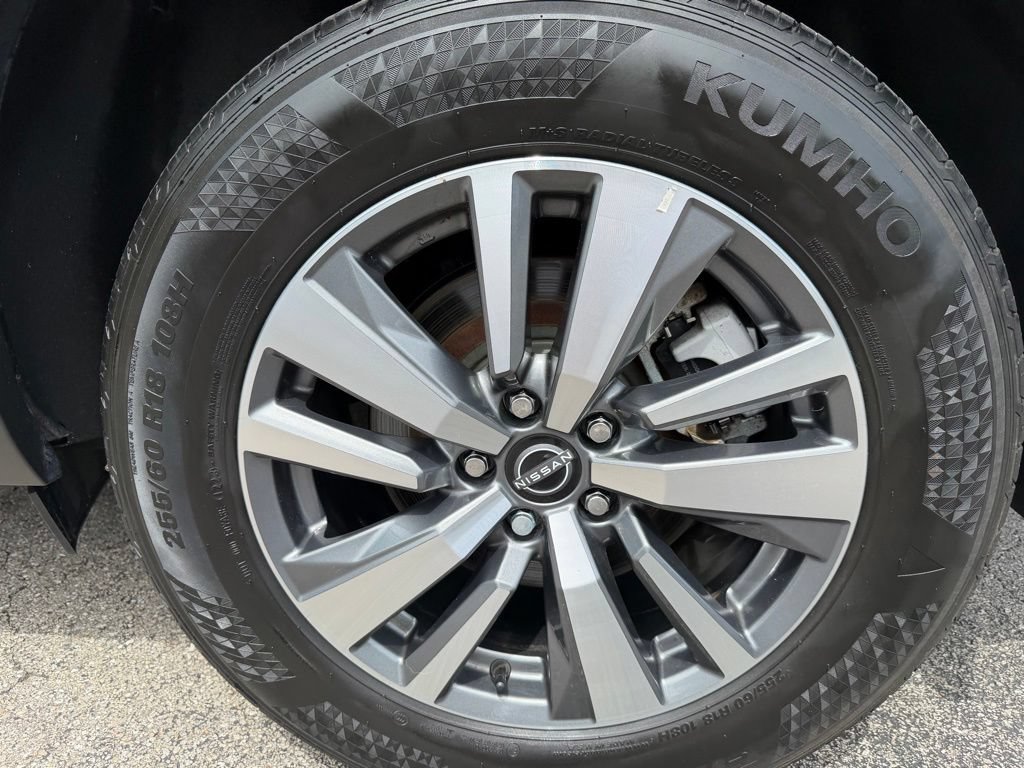 Used 2023 Nissan Pathfinder SL w/ Black Appearance Package AWD/4WD image 31
