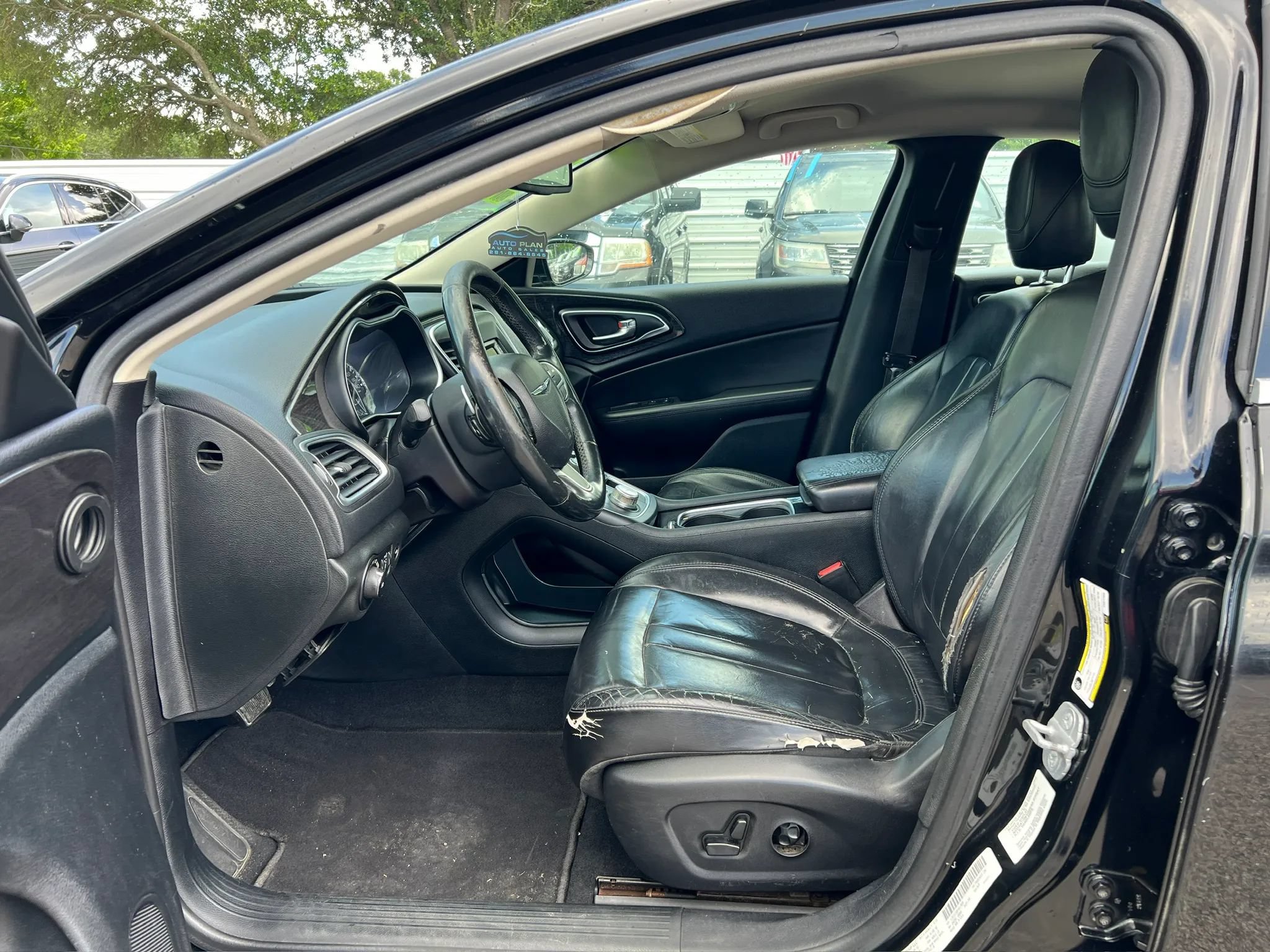 Used 2015 Chrysler 200 C FWD image 10