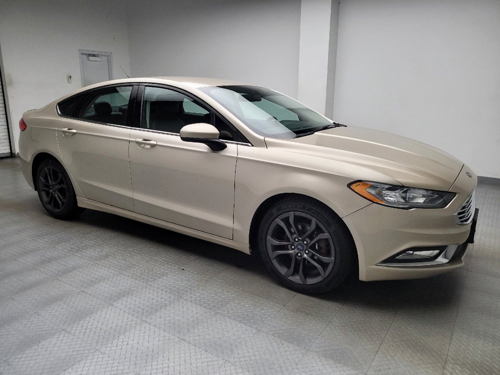 Used 2018 Ford Fusion SE w/ Equipment Group 201A FWD image 11