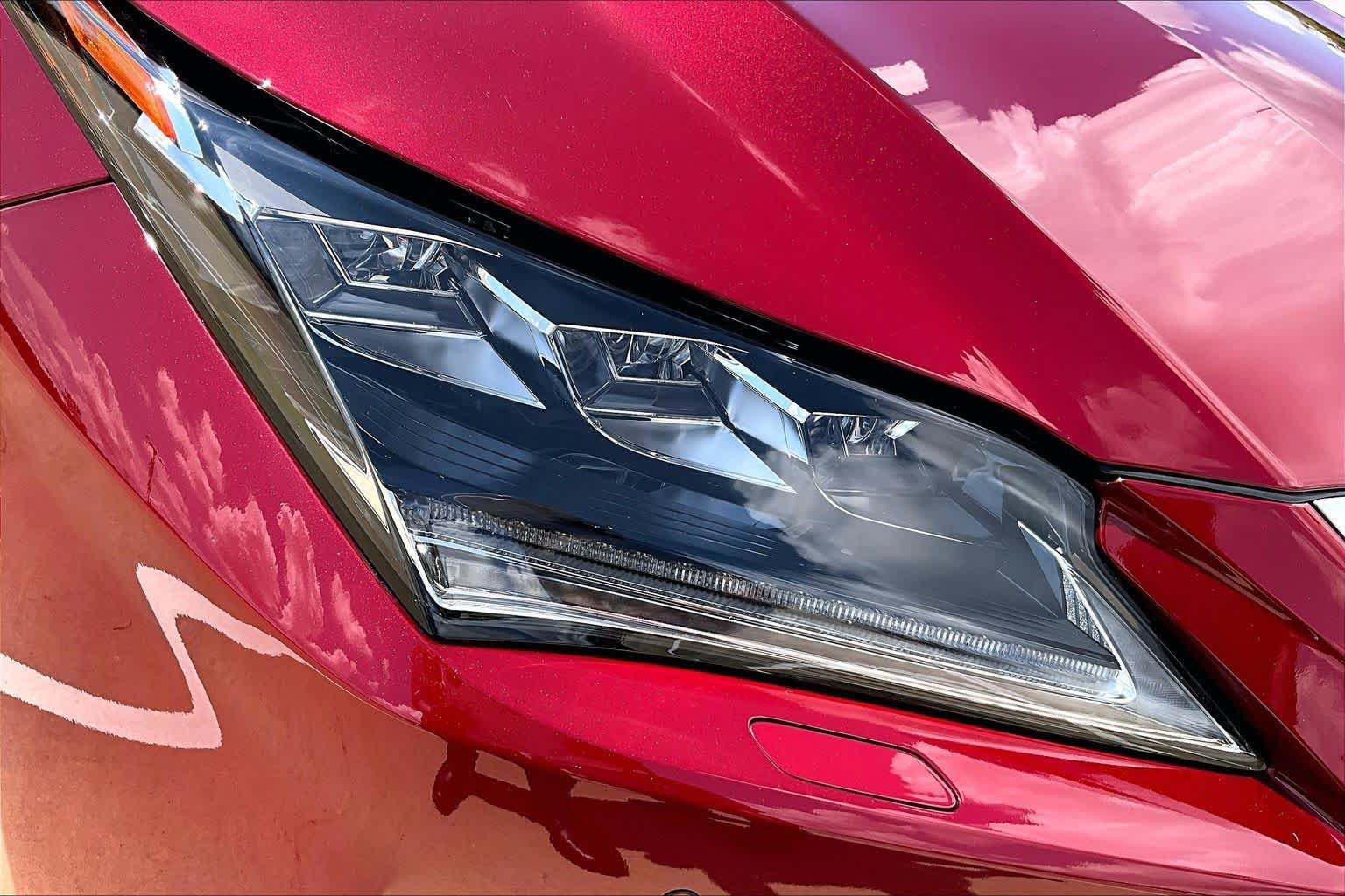 Used 2018 Lexus RX 450h AWD w/ Luxury Package image 28