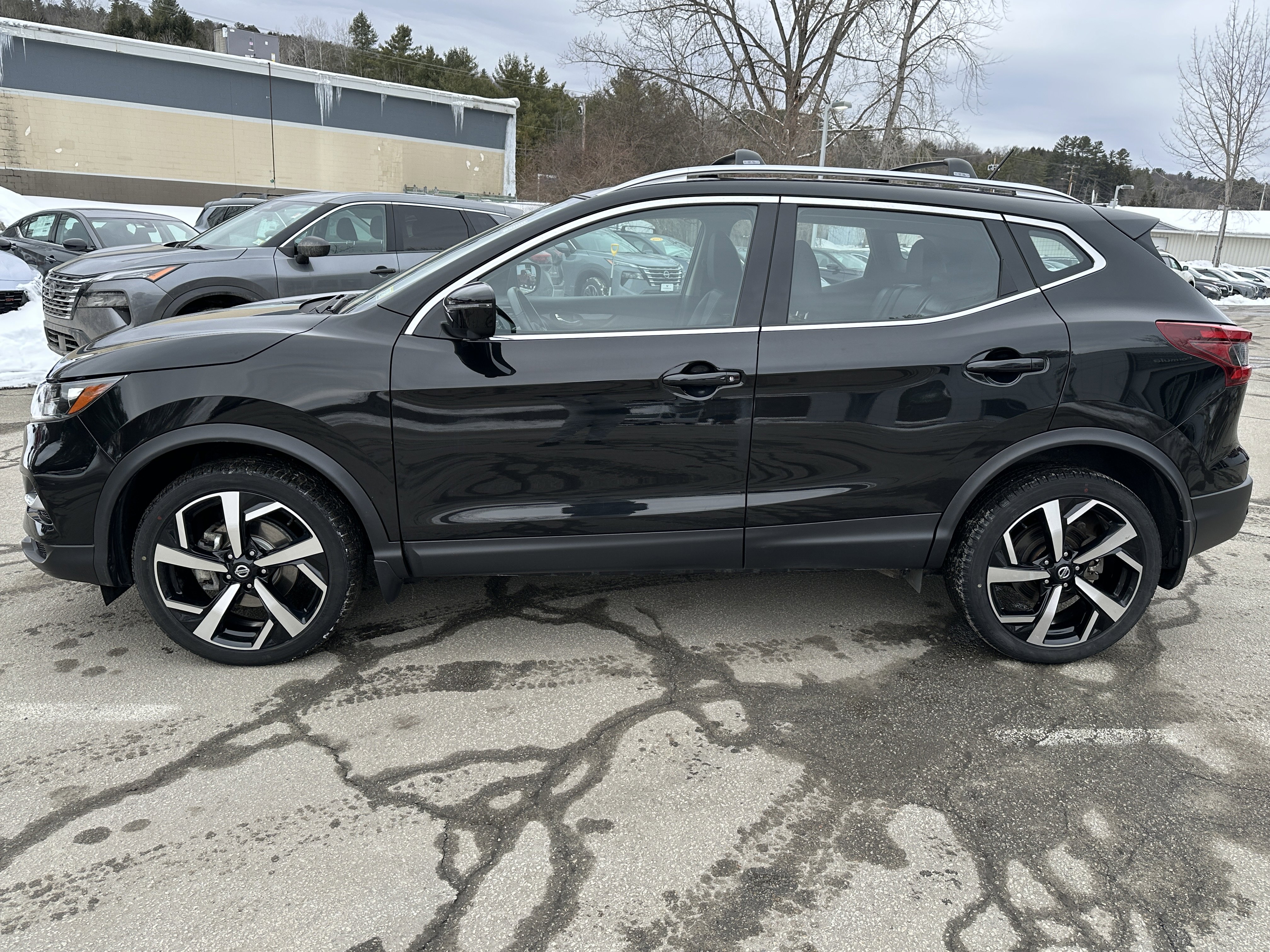Used 2022 Nissan Rogue Sport SL image 4