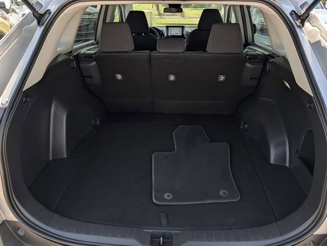 Used 2024 Toyota RAV4 LE image 27