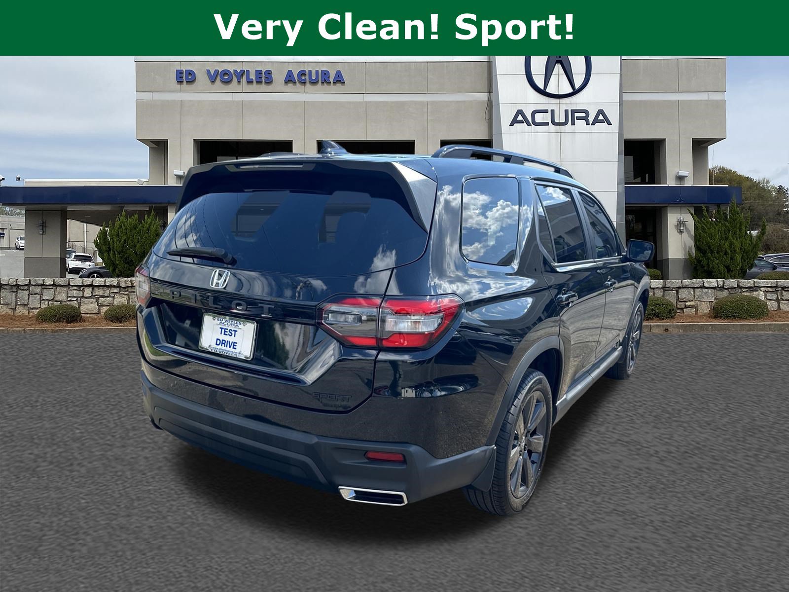Used 2025 Honda Pilot Sport image 5