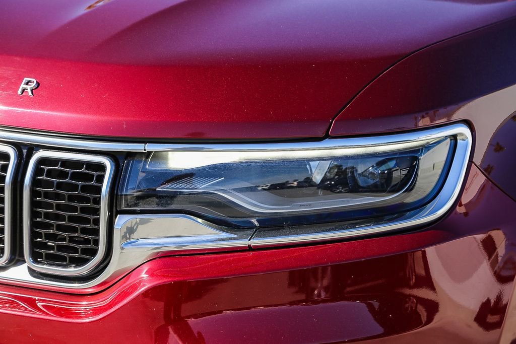 Used 2024 Jeep Wagoneer L Series II image 5