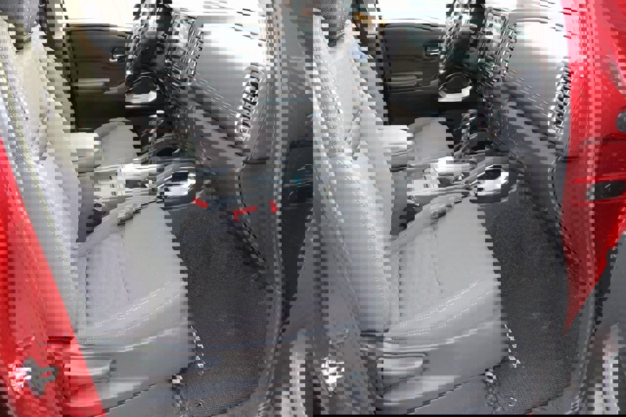 Used 2023 Nissan Frontier SV w/ SV Convenience Package image 16