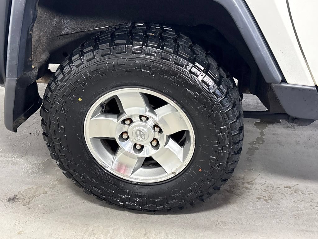 Used 2010 Toyota FJ Cruiser 4WD image 10