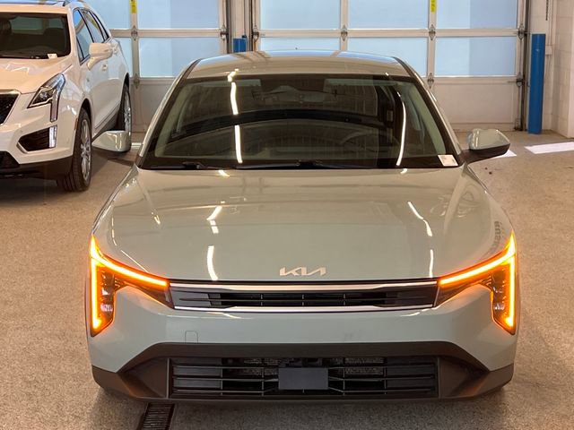 Used 2025 Kia K4 image 3