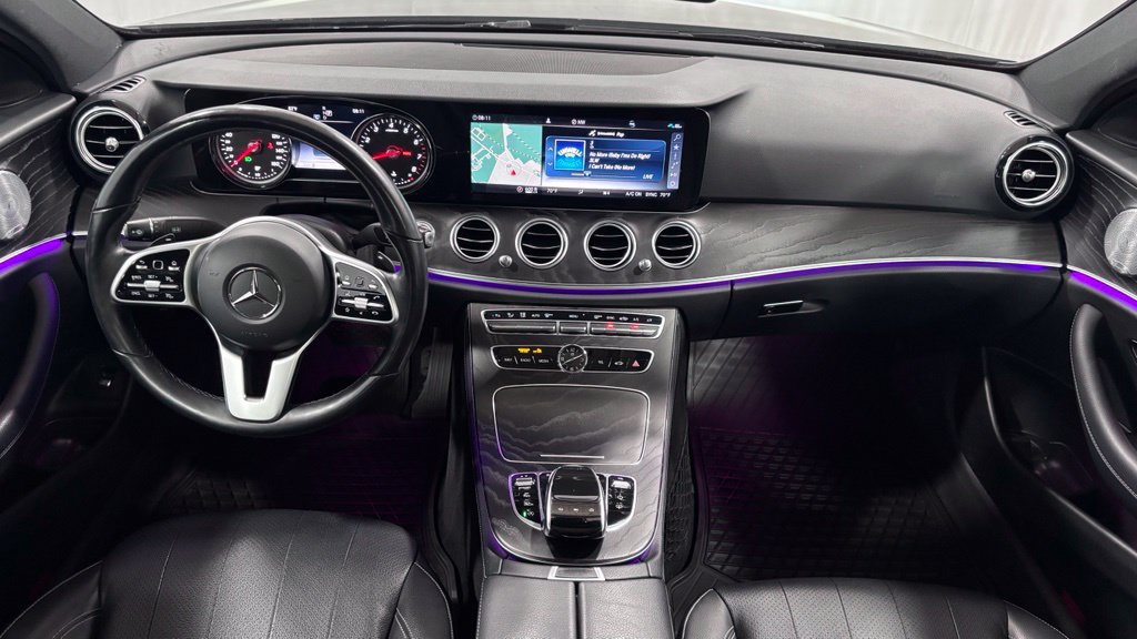 Used 2019 Mercedes-Benz E 300 4MATIC image 2