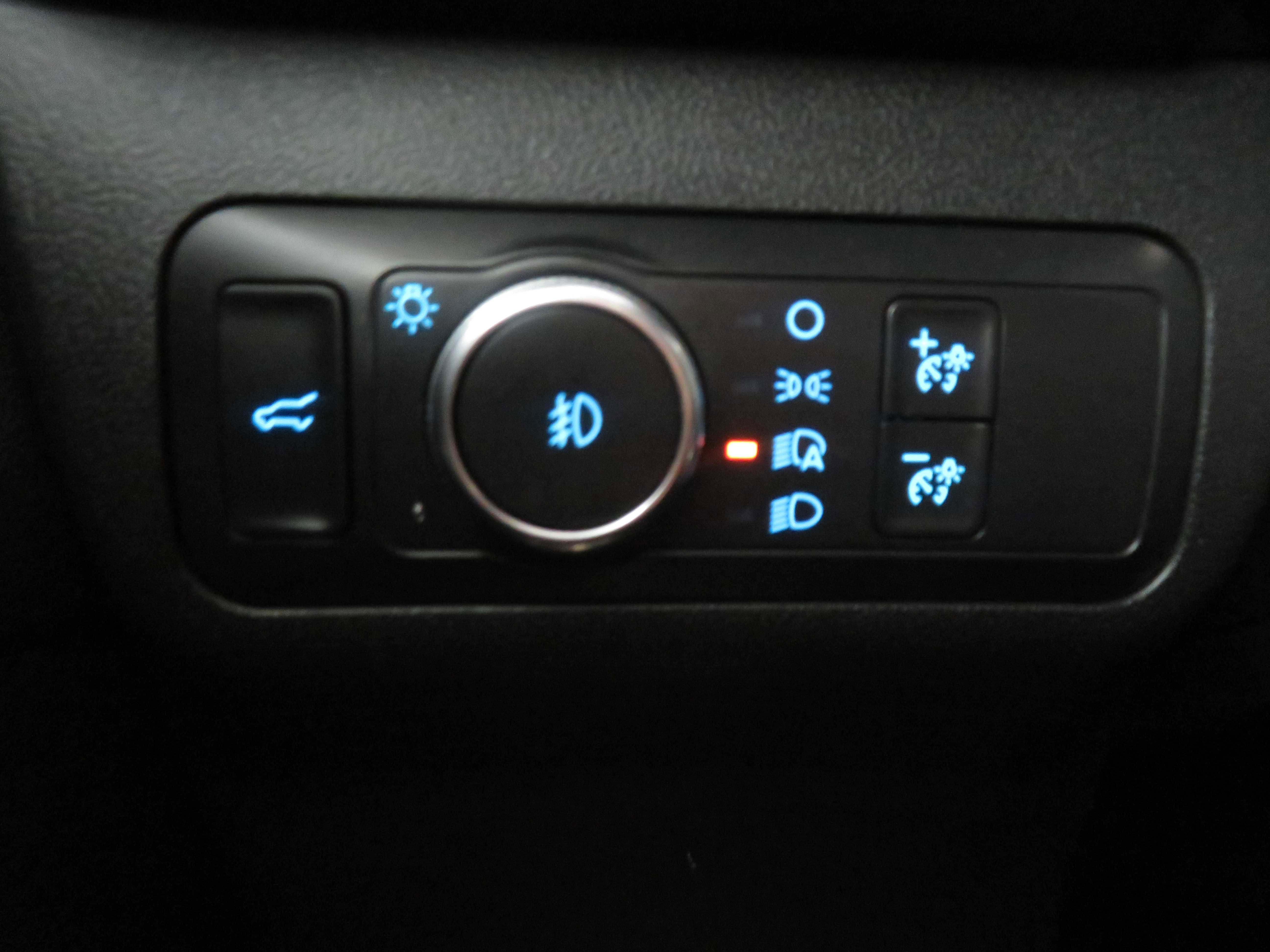 Used 2020 Ford Escape SEL image 31