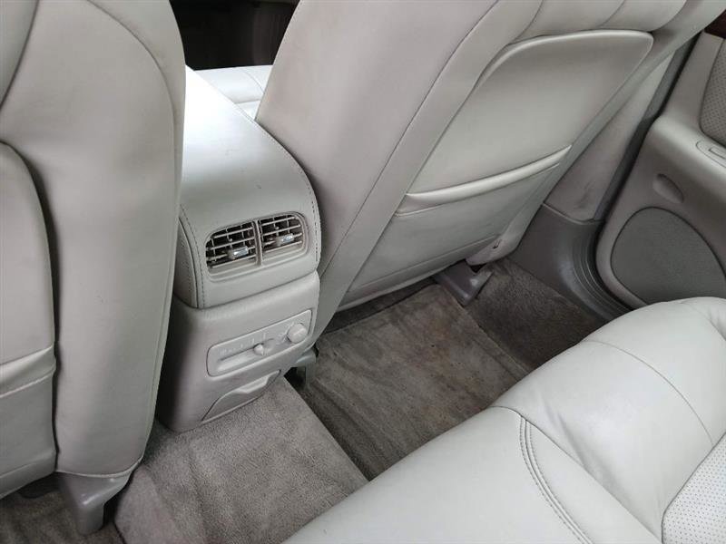 Used 2000 Cadillac Seville STS w/ Convenience Pkg image 12