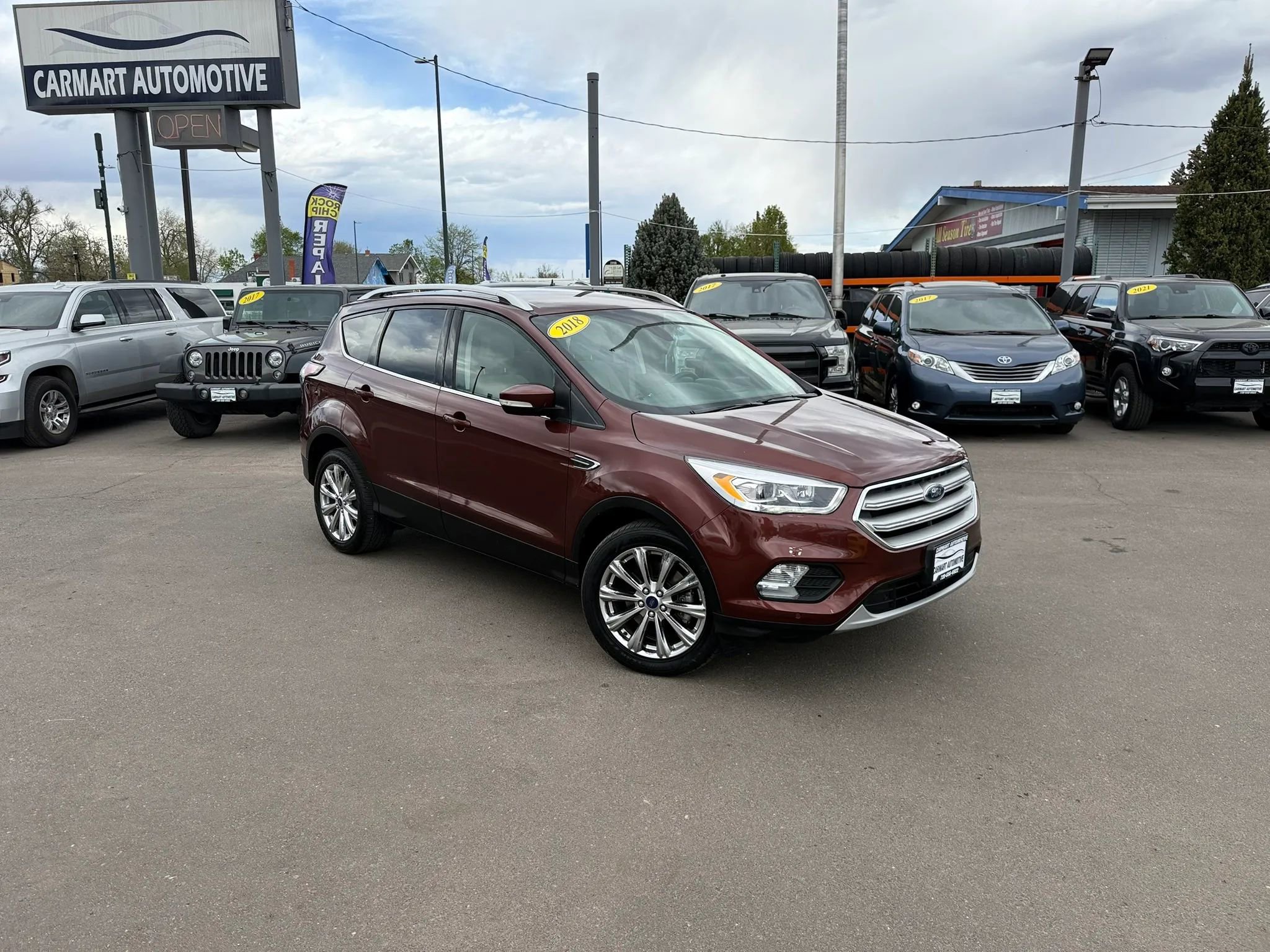 Used 2018 Ford Escape Titanium image 2