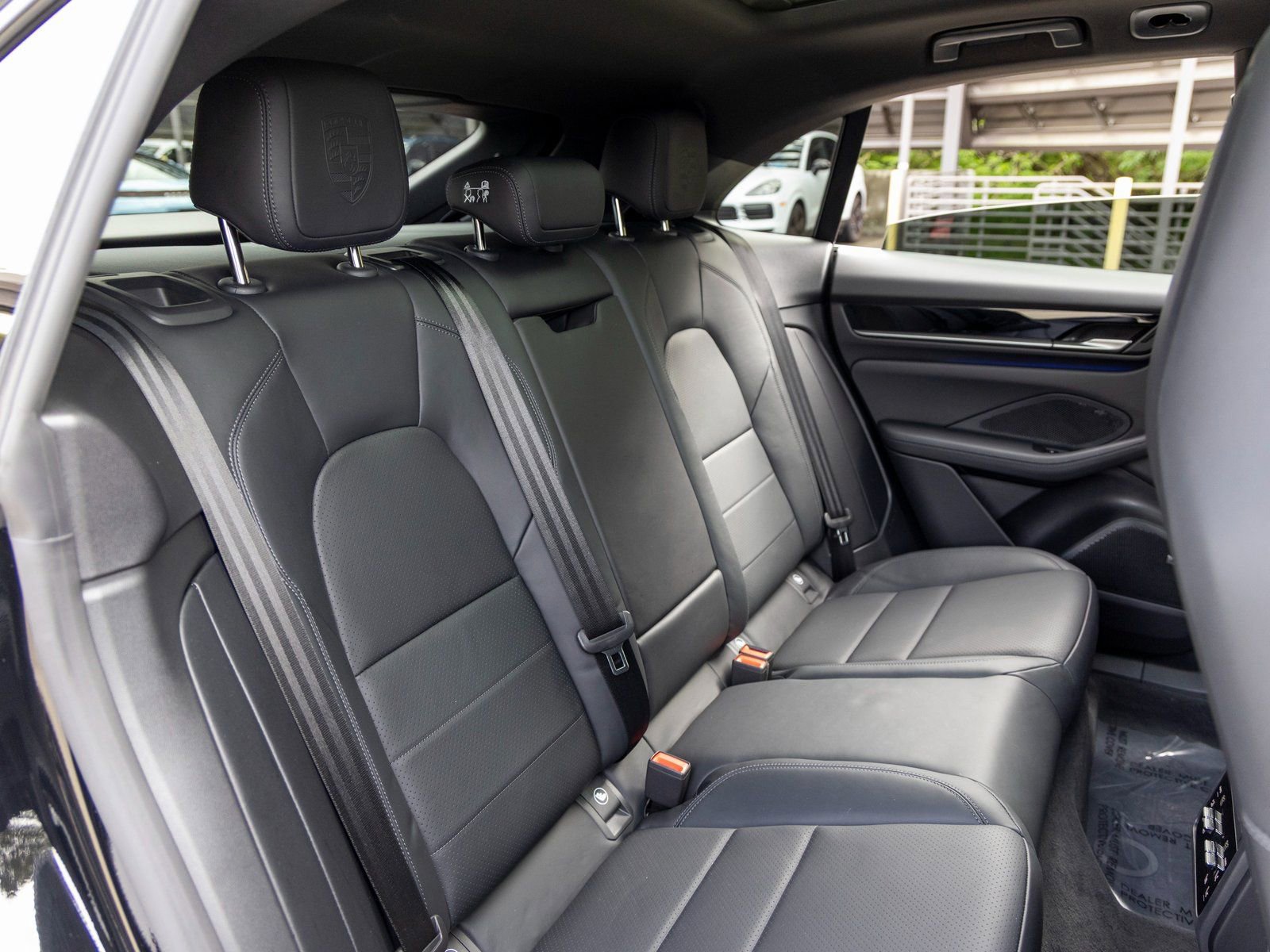 Certified 2025 Porsche Macan Electric image 49