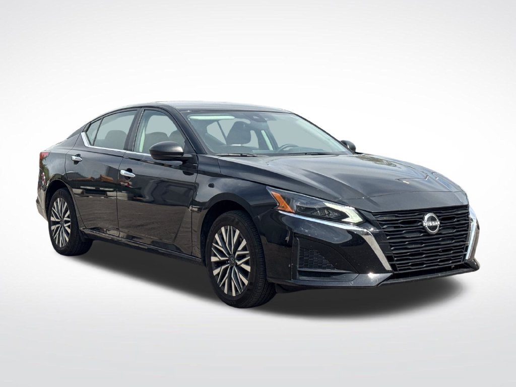 Used 2025 Nissan Altima 2.5 SV AWD/4WD image 9