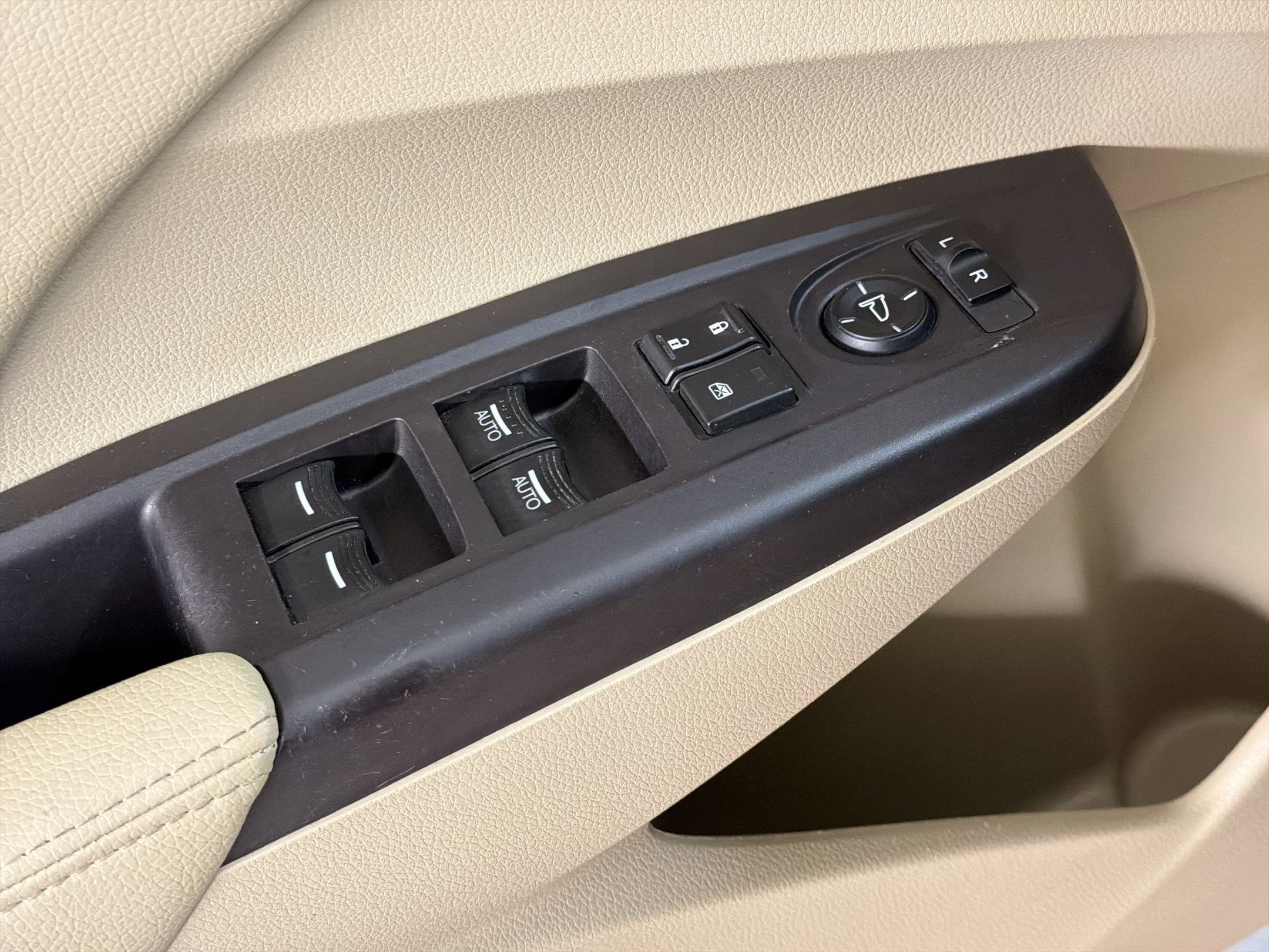 Used 2016 Acura RDX AWD w/ Advance Package image 13