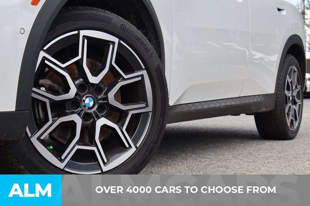 Used 2025 BMW X2 xDrive28i AWD/4WD image 2