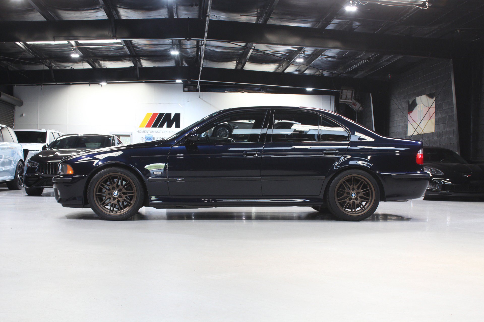 Used 2002 BMW M5 RWD image 3