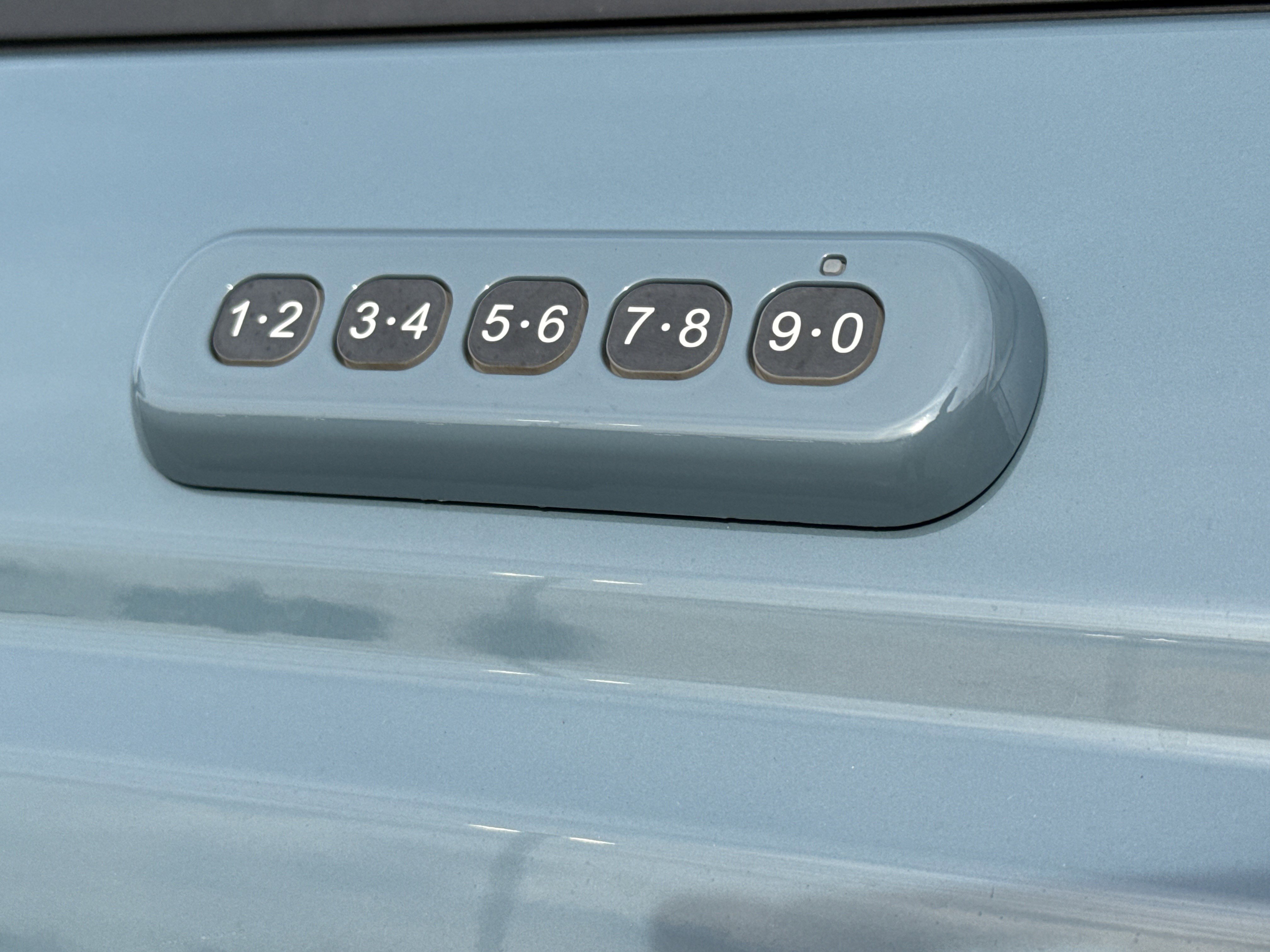 Used 2023 Ford Bronco Wildtrak image 35