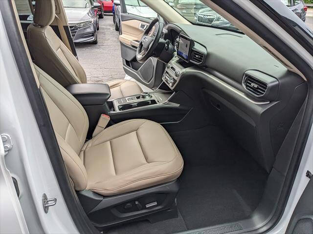 Used 2022 Ford Explorer XLT w/ Equipment Group 202A RWD image 17