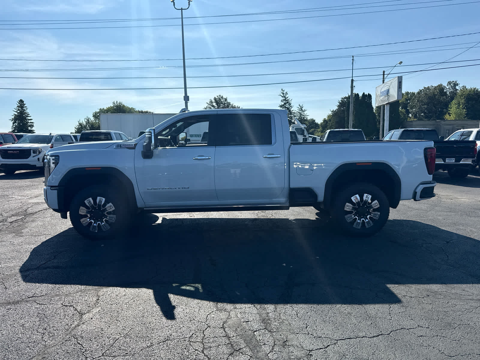 New 2026 GMC Sierra 3500 Denali w/ Denali Reserve Package AWD/4WD image 2