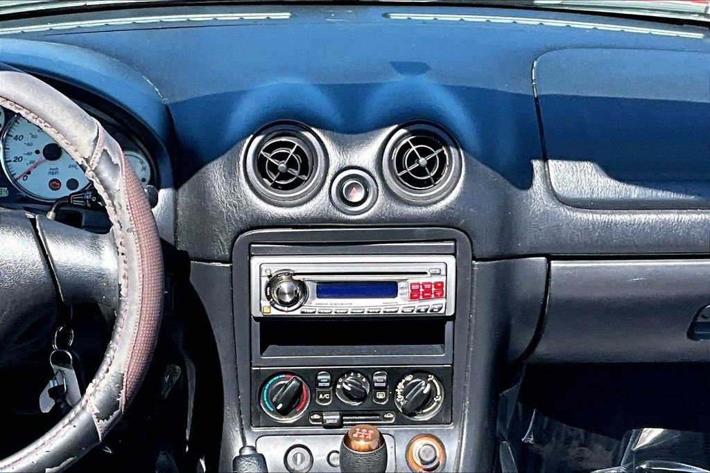 Used 2001 MAZDA MX-5 Miata RWD image 19