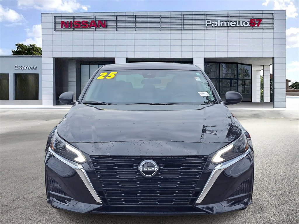Used 2025 Nissan Altima 2.5 S image 2