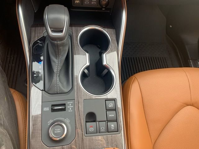 Used 2024 Toyota Highlander Platinum image 31
