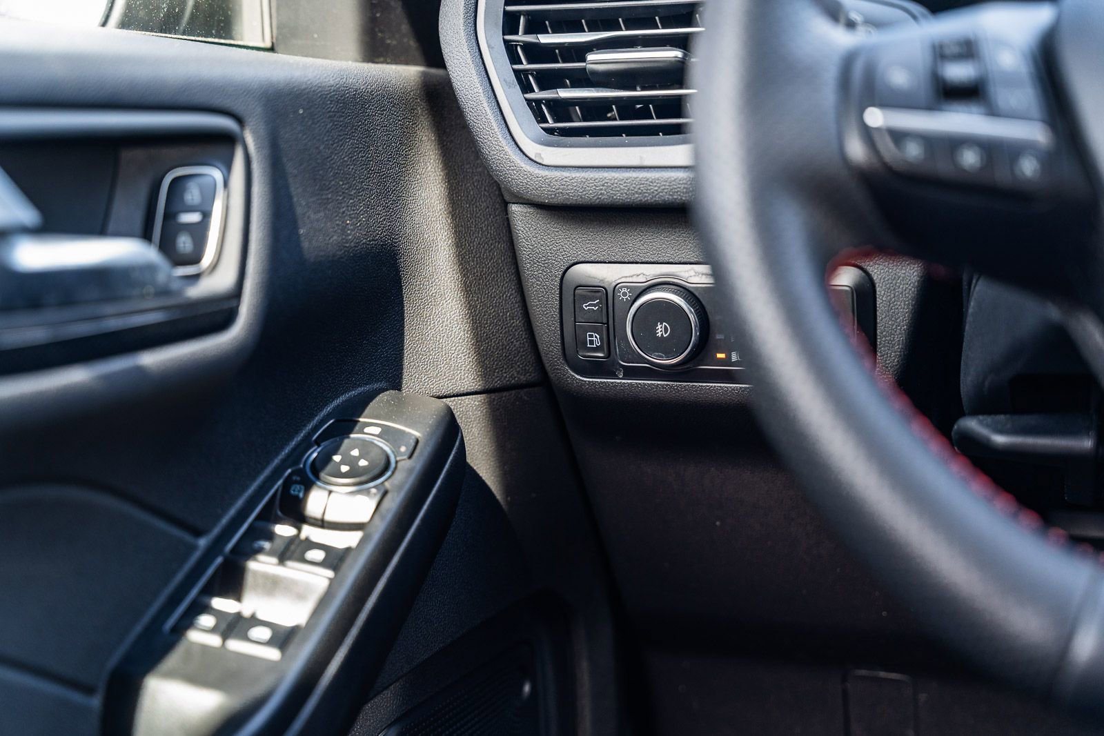 Used 2024 Ford Escape ST-Line Select w/ Tech Pack #1 image 24